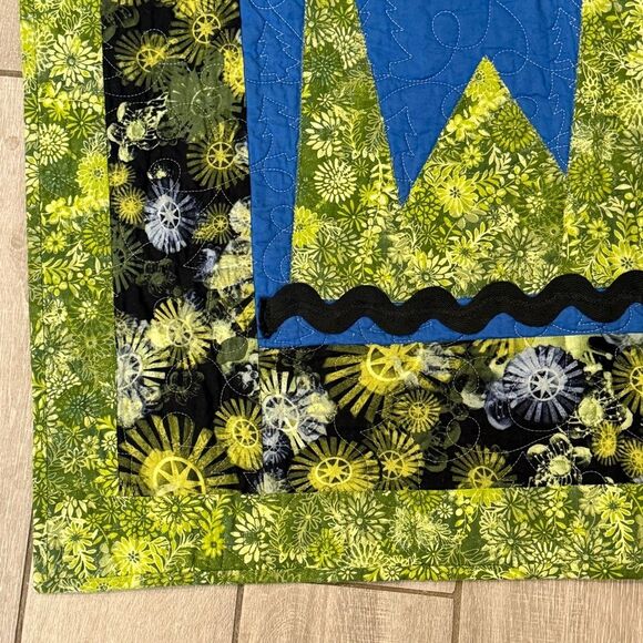 Handmade Quilted Wall Hanging Mountains 40x32 - Picture 3 of 6